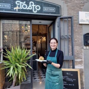 Eigenaresse van Tosto een leuk restaurantje in Atri Abruzzen